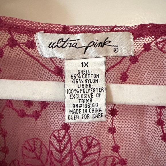 ULTRA PINK | Lace Blouse in Deep Burgundy - Picture 3 of 14